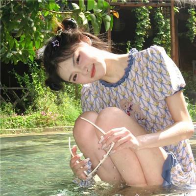 蓬门今始为君开